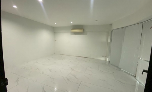 ให้เช่า/เซ้ง/ขาย บ้านทำสำนักงาน-ลาดพร้าว ซ.8 ทำเลทอง ใจกลางเมือง ใกล้ MRT โทร 0906360022