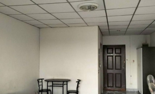 ขายด่วน คอนโด กรีนเพลส รอยัล พาร์ค ทำเลหน้าโรงเรียน ขนาด 31 ตรม.ชั้น 4 ห้องเย็นอยู่สบาย โทร 099-1961001