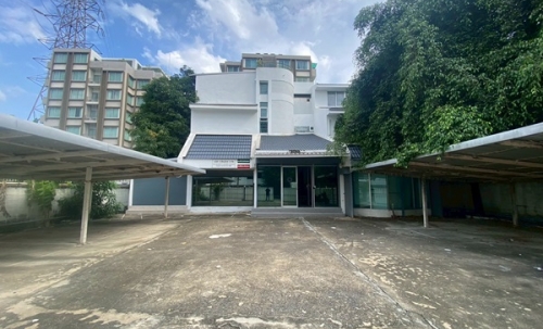 ให้เช่า/เซ้ง/ขาย บ้านทำสำนักงาน-ลาดพร้าว ซ.8 ทำเลทอง ใจกลางเมือง ใกล้ MRT โทร 0906360022