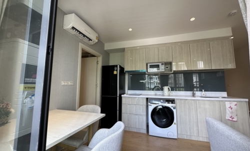ให้เช่าคอนโด Runesu Thonglor 5 ใจกลางทองหล่อ เดินทางสะดวก ใกล้ BTS เฟอร์ครบ พร้อมเข้าอยู่ โทร 086-002-2449