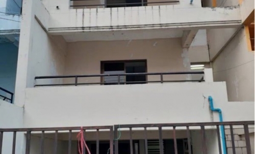 ขายทาวน์เฮ้าส์ 3 ชั้น 30 ตรว หมู่บ้านคลองหลวงโฮมเพลส ตรงข้ามแมคโครคลองหลวง โทร 0982251577