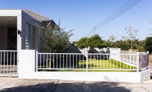 เจ้าของขายเอง บ้านเดี่ยวใหม่ พนัสนิคม หนองเหียง ใกล้331 75.8ตร.ว. 2.39ล. ฟรีโอน โทร 099-4464142