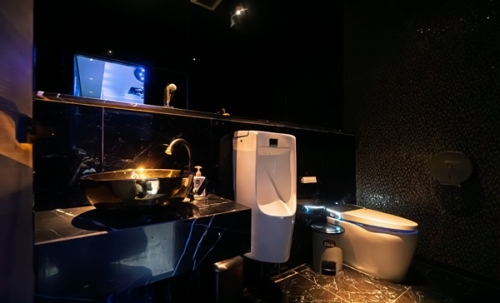ปล่อยเช่า อาคาร 3 ชั้น (2,100 ตรม.) ทำเลใจกลางเอกมัย ปัจจุบันตกแต่งเป็น Nightclub สามารถดำเนินธุรกิจต่อได้ทันที โทร 090-6360022