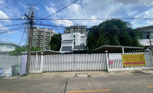 ให้เช่า,เซ้ง,ขาย บ้าน ทำสำนักงาน -ลาดพร้าว ซอย8 ทำเลทอง ใจกลางเมือง ใกล้ MRT โทร 0906360022