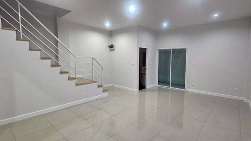 ขายทาวน์โฮม 3 ชั้น รีโนเวทใหม่ ข้างซอยวัดบางปิ้ง ถ.ศรีนครินทร์ อ.บางเมือง จ.สมุทรปราการ โทร 098-5459419