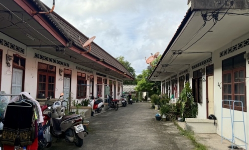 ให้เช่าอาคารสำนักงานพร้อมที่ดิน เชิงทะเล ภูเก็ต 38.4 ตร.ว. ทำเลติดถนนใหญ่ โทร 095-268-6161
