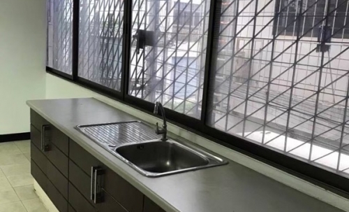 ขายตึกอาคารพาณิชย์ 4 ชั้น หาดใหญ่ สงขลา ทำเลดี ใจกลางเมือง น้ำไม่เคยท่วม โทร 081-6985117