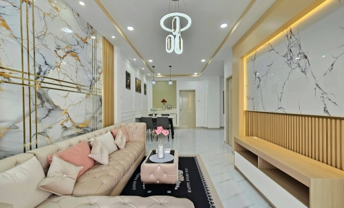 หมู่บ้านศรีประจักษ์7  ไทรน้อย นนทบุรี ทาวน์เฮาส์ 2 ชั้น ถนนเมนค้าขายได้ ตกแต่งใหม่พร้อมอยู่ หลังบ้านติดทุ่งนา