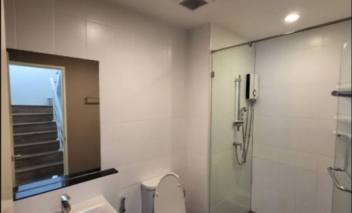 ขาย/ให้เช่า ทาวน์โฮม 3 ชั้น บ้านกลางเมือง (รามอินทรา-วัชรพล) 3 ห้องนอน ใกล้ แฟชั่นไอส์แลนด์ โทร 095-9166677