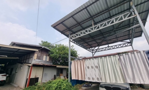 ขายที่ดินราคาถูก พร้อมบ้าน 2 ชั้น 101 ตร.ว. เมืองร้อยเอ็ด ทำเลดีเข้าออกสะดวก ใกล้แหล่งชุมชน และสถานที่สำคัญ โทร 063-2825635