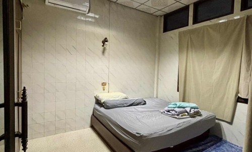 ขายตึก อาคารพาณิชย์ 2 ชั้น ถลาง ภูเก็ต ติดถนนเชิงทะเล ทำเลทอง เหมาะทำธุรกิจหลายรูปแบบ โทร 065-8785994