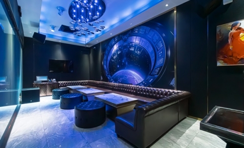 ปล่อยเช่า ผับ ไนต์คลับ (Nightclub) เซ้งอาคาร 3 ชั้น 2,100 ตรม. ทำเลใจกลางเอกมัย สามารถดำเนินธุรกิจต่อได้ทันที โทร 090-6360022
