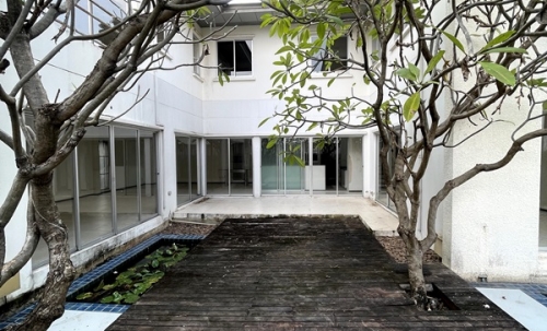 ขายบ้าน 2 ชั้น หมู่บ้าน โนเบิลทารา งามวงศ์วาน นนทบุรี เนื้อที่ 113.3 ตารางวา หน้าโครงการติดสถานีรถไฟฟ้า Tel 089-8578865