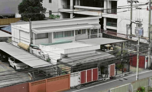 ขายบ้านพร้อมร้านอาหาร 2 ชั้น เอกมัย - สุขุมวิท 42 ใกล้ BTS เอกมัย 550 ม. โทร 089-0663888