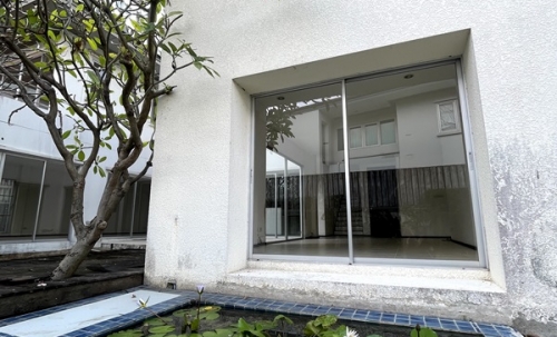 ขายบ้าน 2 ชั้น หมู่บ้าน โนเบิลทารา งามวงศ์วาน เมืองนนทบุรี หน้าโครงการติดสถานีรถไฟฟ้า Tel 089-8578865