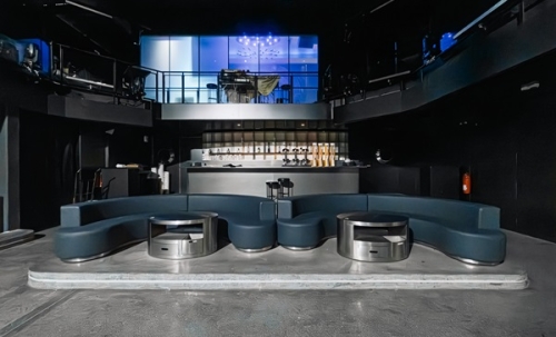 ปล่อยเช่า อาคาร 3 ชั้น (2,100 ตรม.) ทำเลใจกลางเอกมัย ปัจจุบันตกแต่งเป็น Nightclub สามารถดำเนินธุรกิจต่อได้ทันที โทร 090-6360022