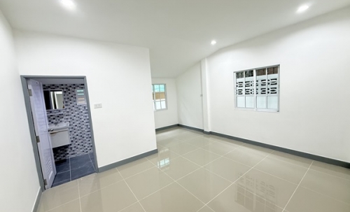 ขายบ้าน หมู่บ้านทหารกองหนุน พระยาสุเรนทร์ 28 ใกล้ตลาด, แฟชั่นไอส์แลนด์, รถไฟฟ้า โทร 094-9974744