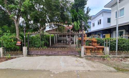 [ขายด่วน] ที่ดินแปลงใหญ่ 498 ตร.ว. พร้อมบ้านหลังใหญ่ ติดคลอง บรรยากาศร่มรื่น ย่านบางกรวย