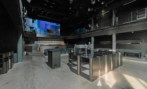 ปล่อยเช่า อาคาร 3 ชั้น (2,100 ตรม.) ทำเลใจกลางเอกมัย ปัจจุบันตกแต่งเป็น Nightclub สามารถดำเนินธุรกิจต่อได้ทันที โทร 090-6360022