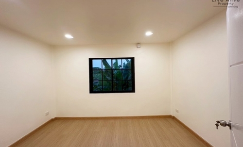 ขายทาวน์เฮาส์ 2 ชั้น NexHaus44 ปากซอยอ่อนนุช 44 เดินทางเข้าโซนทองหล่อ พระราม 9 รีโนเวทใหม่ทั้งหลัง พร้อมเข้าอยู่ โทร 085-826-6936