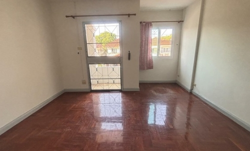 ขายทาวน์เฮ้าส์ 2 ชั้น ฟรีโอน หมู่บ้าน สิรีนเฮ้าส์ วัชรพล รีโนเวทใหม่ พร้อมอยู่ ใกล้ทางด่วนรามอินทรา โทร 086-3744534