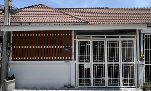 ทาวน์เฮ้าส์ รีโนเวทใหม่ ให้เช่า ม.นิราวิลล์ ฝั่งตรงข้าม สวนอุตสาหกรรม จงสถิตย์ ใกล้ซอย บางบอน 5 โทร 0935109099