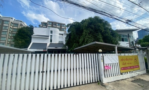 ให้เช่า,เซ้ง,ขาย บ้าน ทำสำนักงาน -ลาดพร้าว ซอย8 ทำเลทอง ใจกลางเมือง ใกล้ MRT โทร 0906360022