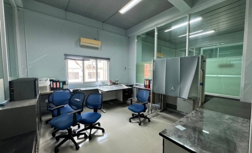 ขาย–เช่า โฮมออฟฟิศ 3 ชั้น นิคมอมตะนคร ชลบุรี พร้อมอุปกรณ์สำนักงานครบครัน จอดรถได้จุใจกว่า 15 คัน