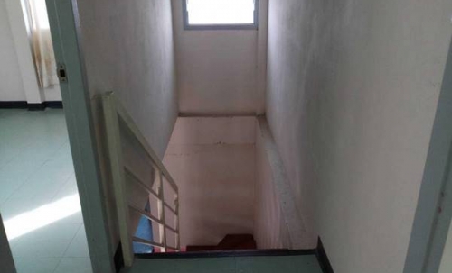 ให้เช่าบ้านโคราช ราคาถูก 2ชั้น โครงการ เอื้ออาทรโชคชัย อ.โชคชัย จ.นครราชสีมา พร้อมแอร์ ใกล้มหาวิทยาลัยรามคำแหง โทร 086-6675297