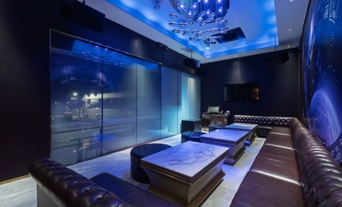 ปล่อยเช่า อาคาร 3 ชั้น (2,100 ตรม.) ทำเลใจกลางเอกมัย ปัจจุบันตกแต่งเป็น Nightclub สามารถดำเนินธุรกิจต่อได้ทันที โทร 090-6360022