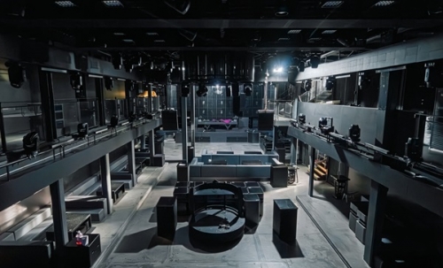 ปล่อยเช่า ผับ Nightclub / เซ้งอาคาร 3 ชั้น (2,100 ตรม.) ทำเลใจกลางเอกมัย สามารถดำเนินธุรกิจต่อได้ทันที โทร 090-6360022