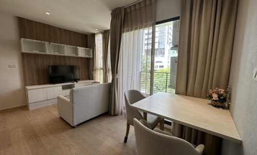 ให้เช่าคอนโด Runesu Thonglor 5 ใจกลางทองหล่อ เดินทางสะดวก ใกล้ BTS เฟอร์ครบ พร้อมเข้าอยู่ โทร 086-002-2449