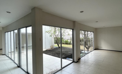 ขายบ้าน 2 ชั้น หมู่บ้าน โนเบิลทารา งามวงศ์วาน เมืองนนทบุรี หน้าโครงการติดสถานีรถไฟฟ้า Tel 089-8578865