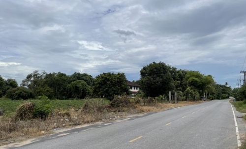 ขายที่ดิน ด่วน ต.หนองอิรุณ อ.บ้านบึง ชลบุรี เนื้อที่ 32 ไร่ อยู่หน้าวัดอ่างเวียน โทร 086-751-2764